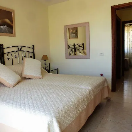 Townhouse With Separate Entrance, Terrace, Patio And Balcony Feriehus