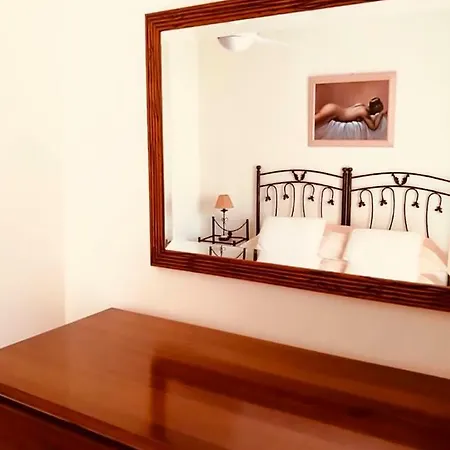 Townhouse With Separate Entrance, Terrace, Patio And Balcony