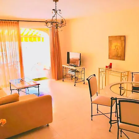 Townhouse With Separate Entrance, Terrace, Patio And Balcony Feriehus *