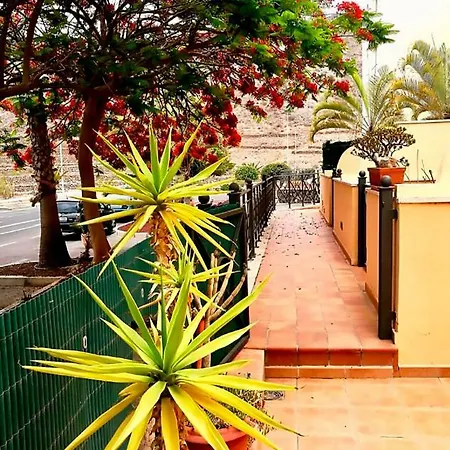 Townhouse With Separate Entrance, Terrace, Patio And Balcony